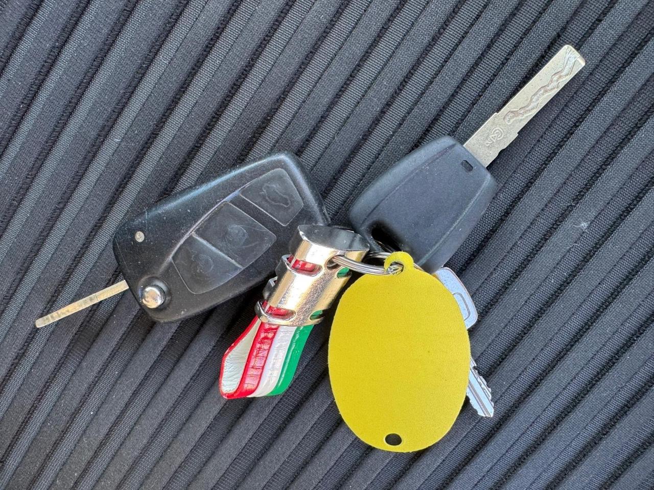 Lancia Ypsilon 1.2 benzina Versus. km 122.000