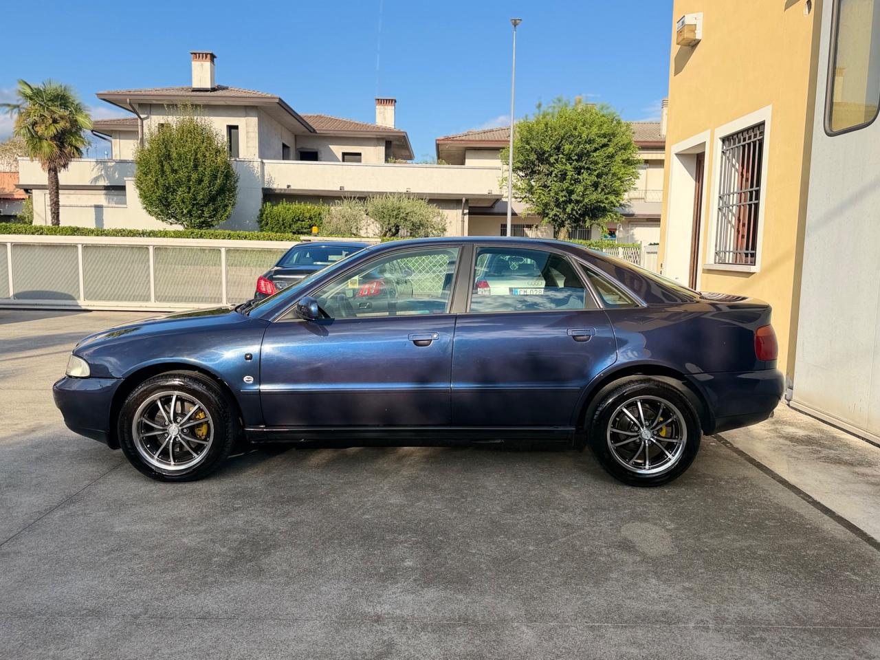 Audi A4 1.8 cat