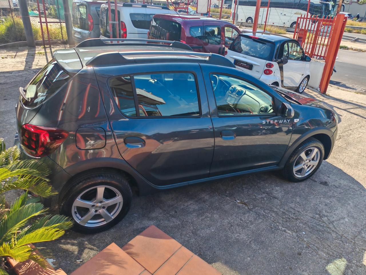 Dacia Sandero Stepway 1.5 diesel 03/2017 CV90 cambio automatico