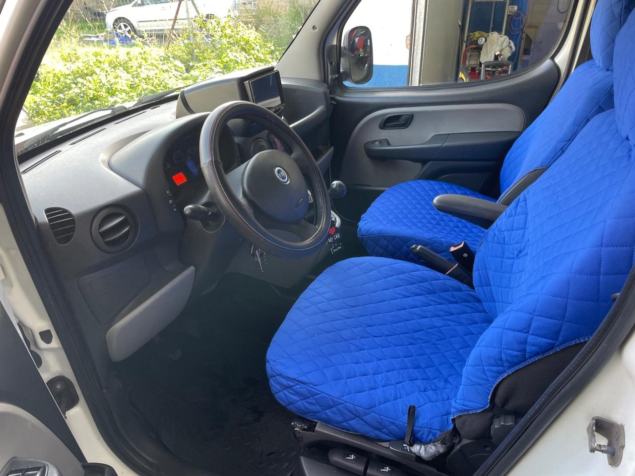 Fiat Doblo 1.9 JTD 105 cv con gancio traino