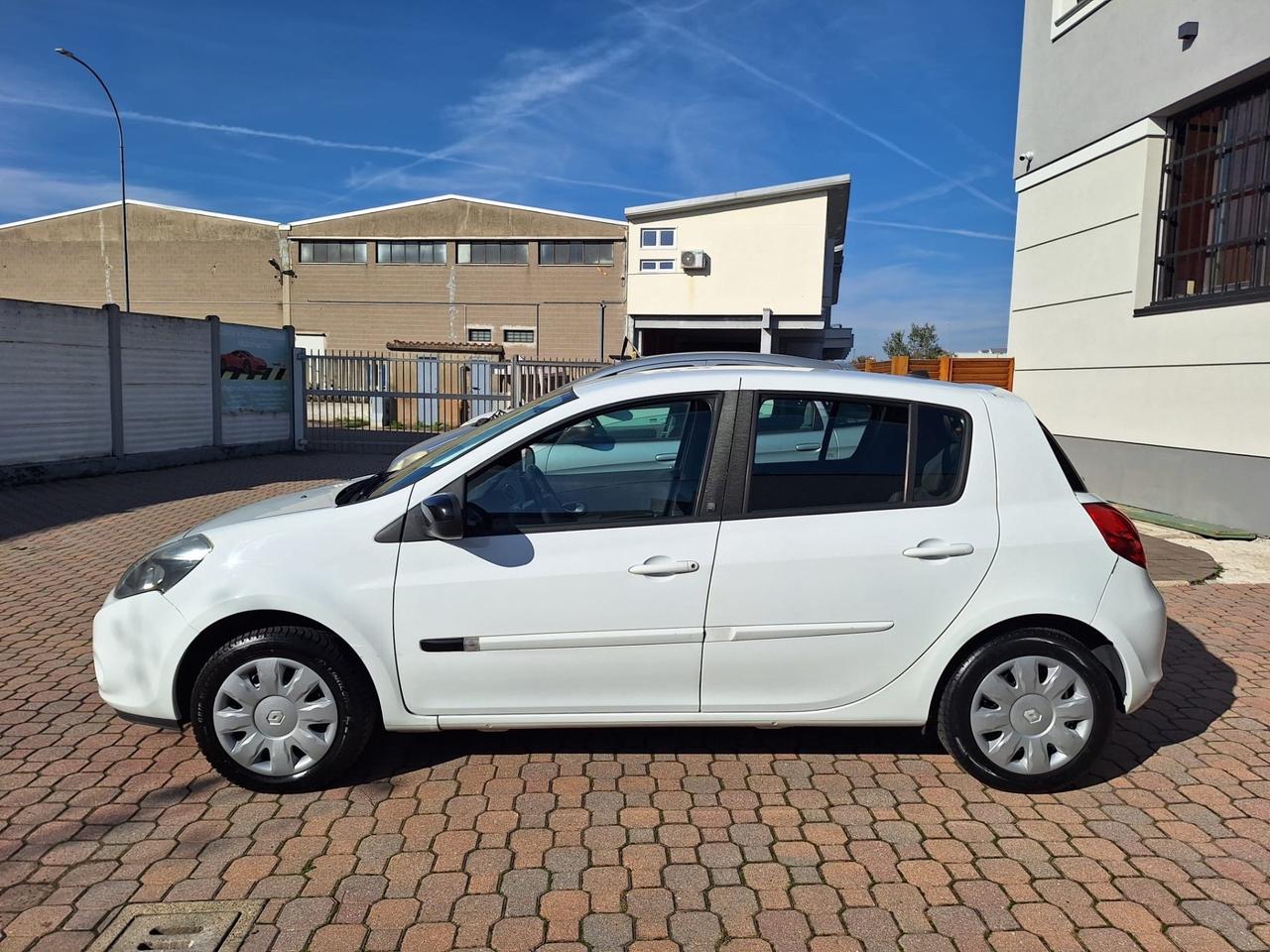 Renault Clio 1.2 16V 5 porte Dynamique
