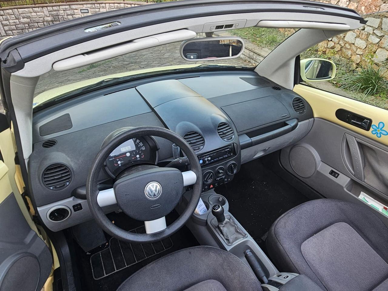 Volkswagen New Beetle 1.4 16V Cabrio