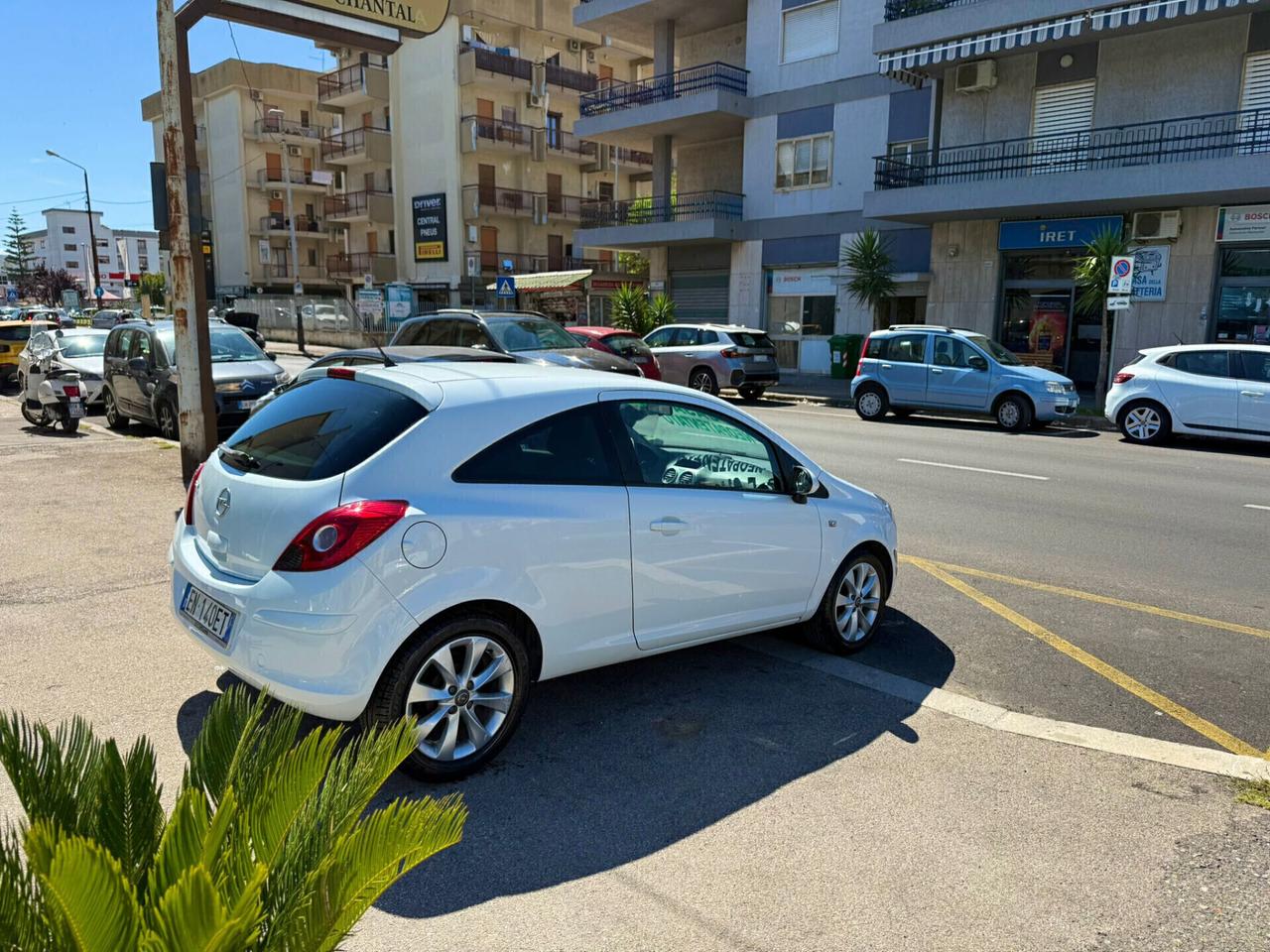 Opel Corsa 1.2 85CV 3 porte GPL-TECH Ecotec - ANNO 2012 - GPL CASA MADRE
