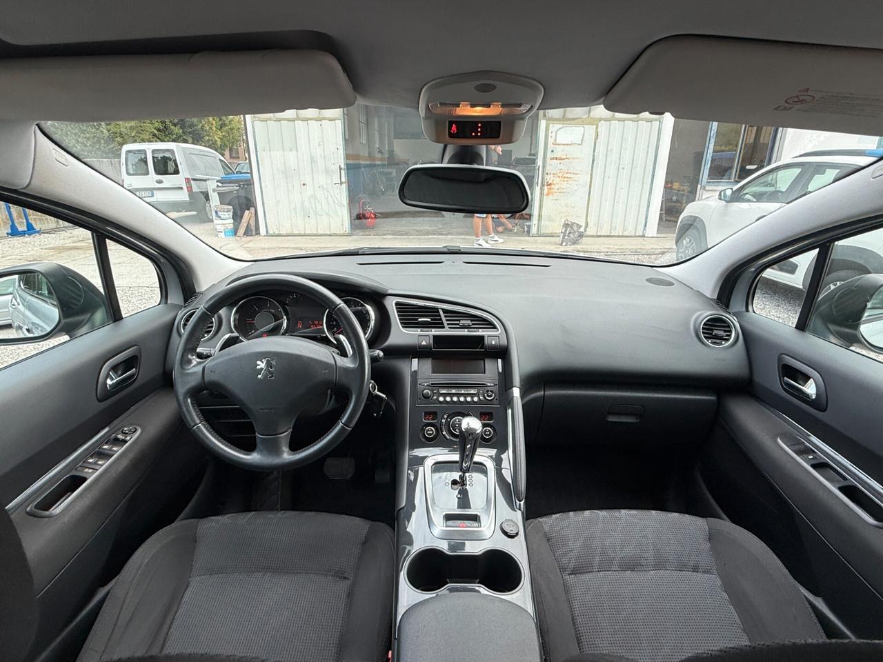 Peugeot 3008 1.6 HDi 110CV cambio robotizzato Tecno