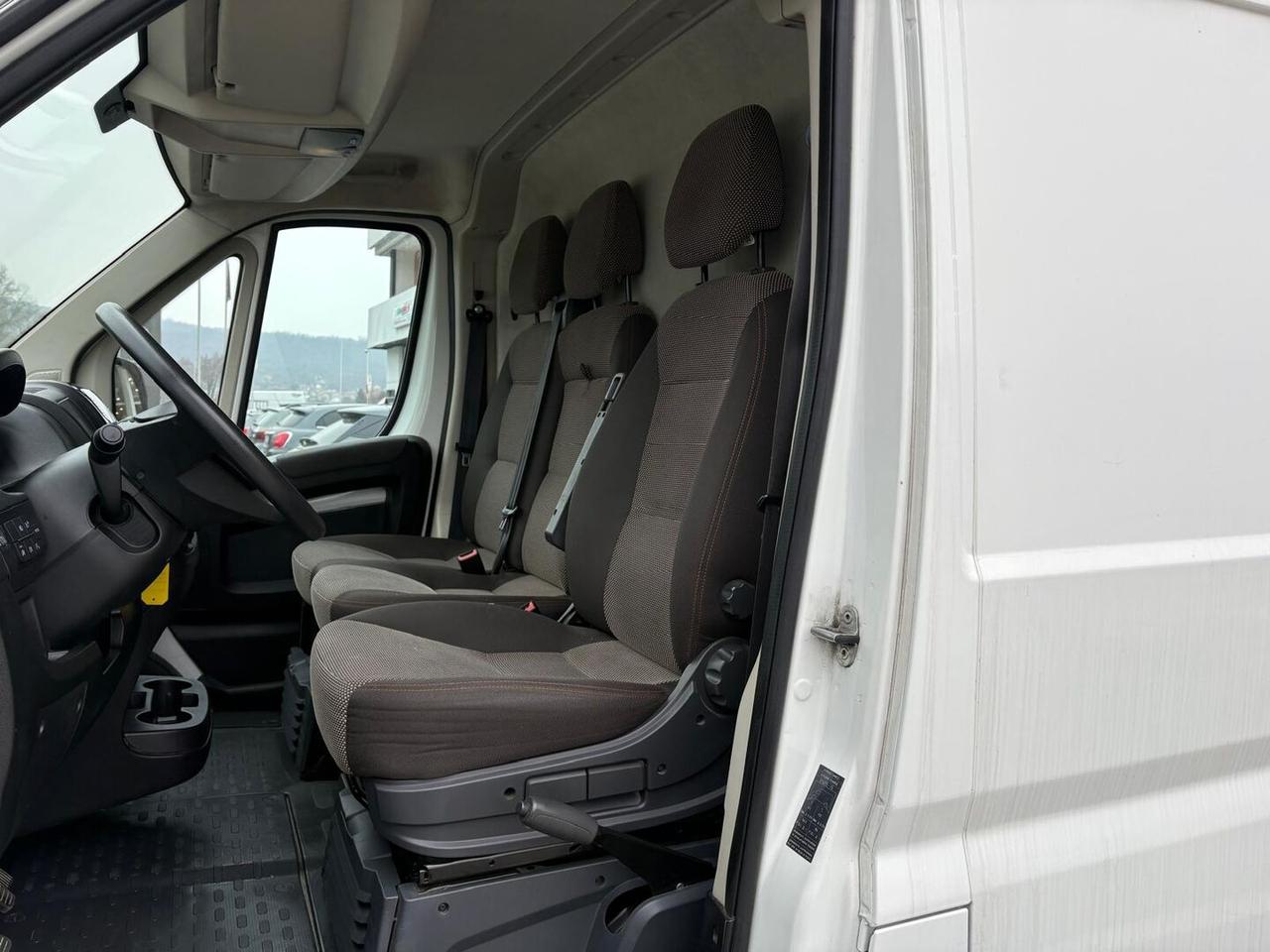 Peugeot Boxer III (II 2011) 335 2.2 bluehdi 140cv S&S L3H2