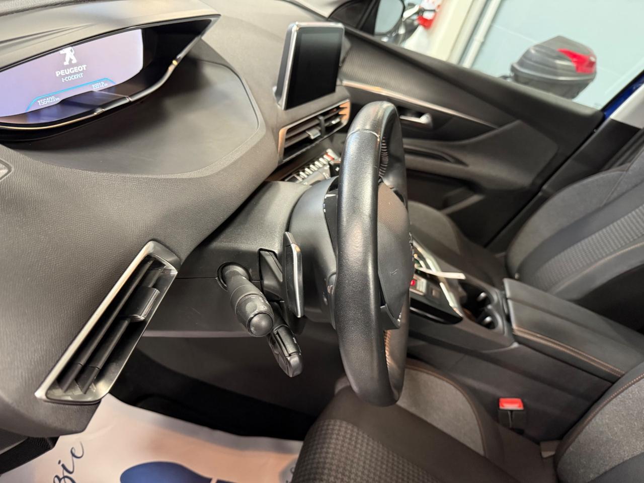 Peugeot 3008 BlueHDi 130 S&S EAT8 Allure