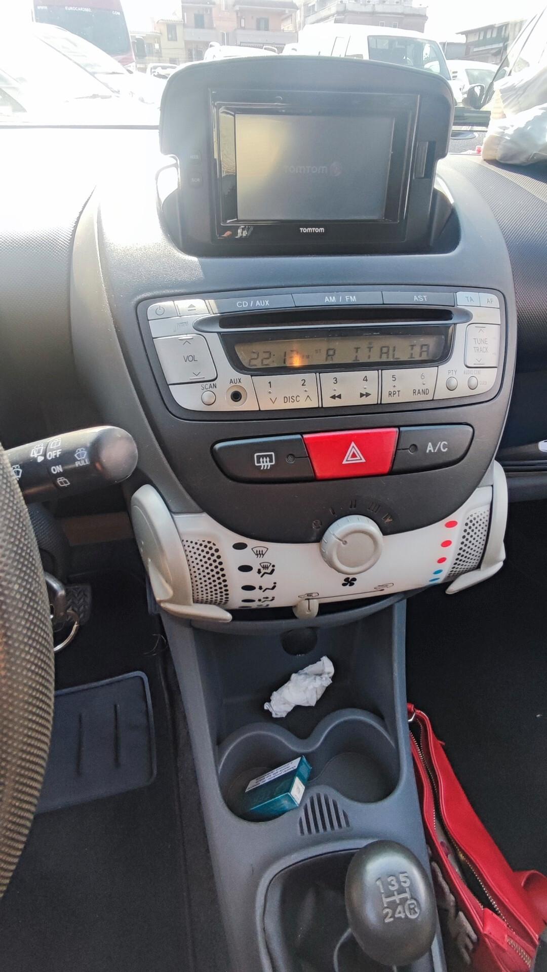 Toyota Aygo 1.0 12V VVT-i 5 porte Now Connect
