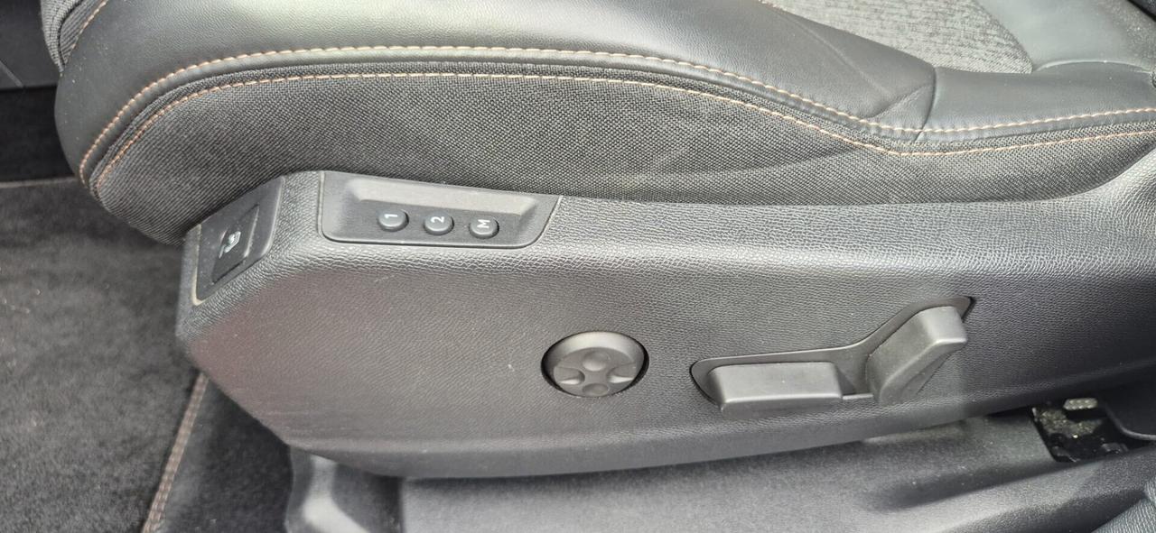 Peugeot 3008 1.6BlueHDi 120 GTLine-Garanzia 3 Anni