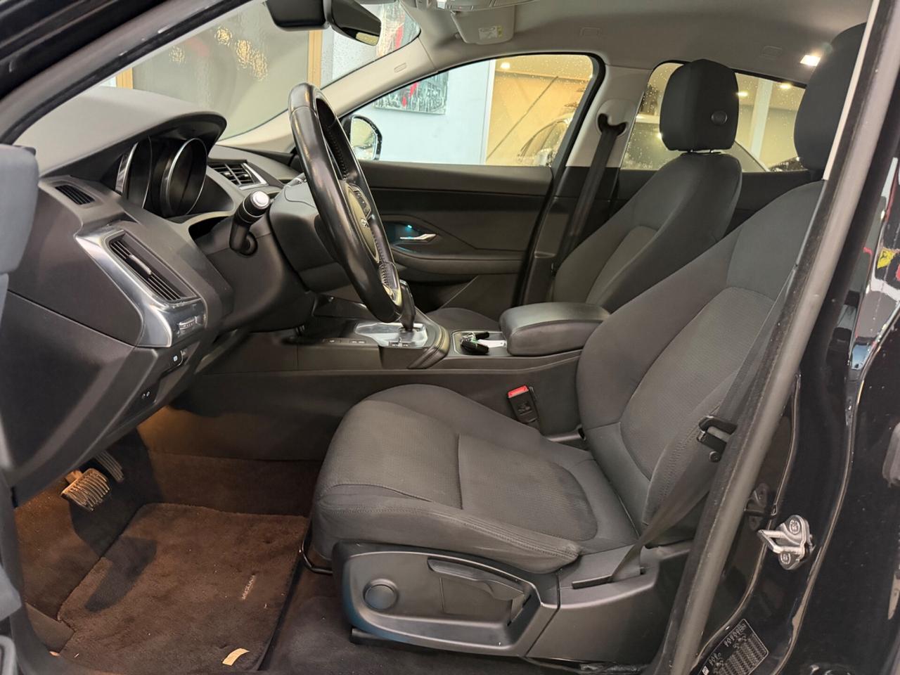 Jaguar E-Pace 2.0D 150 CV AWD aut. R-Dynamic HSE