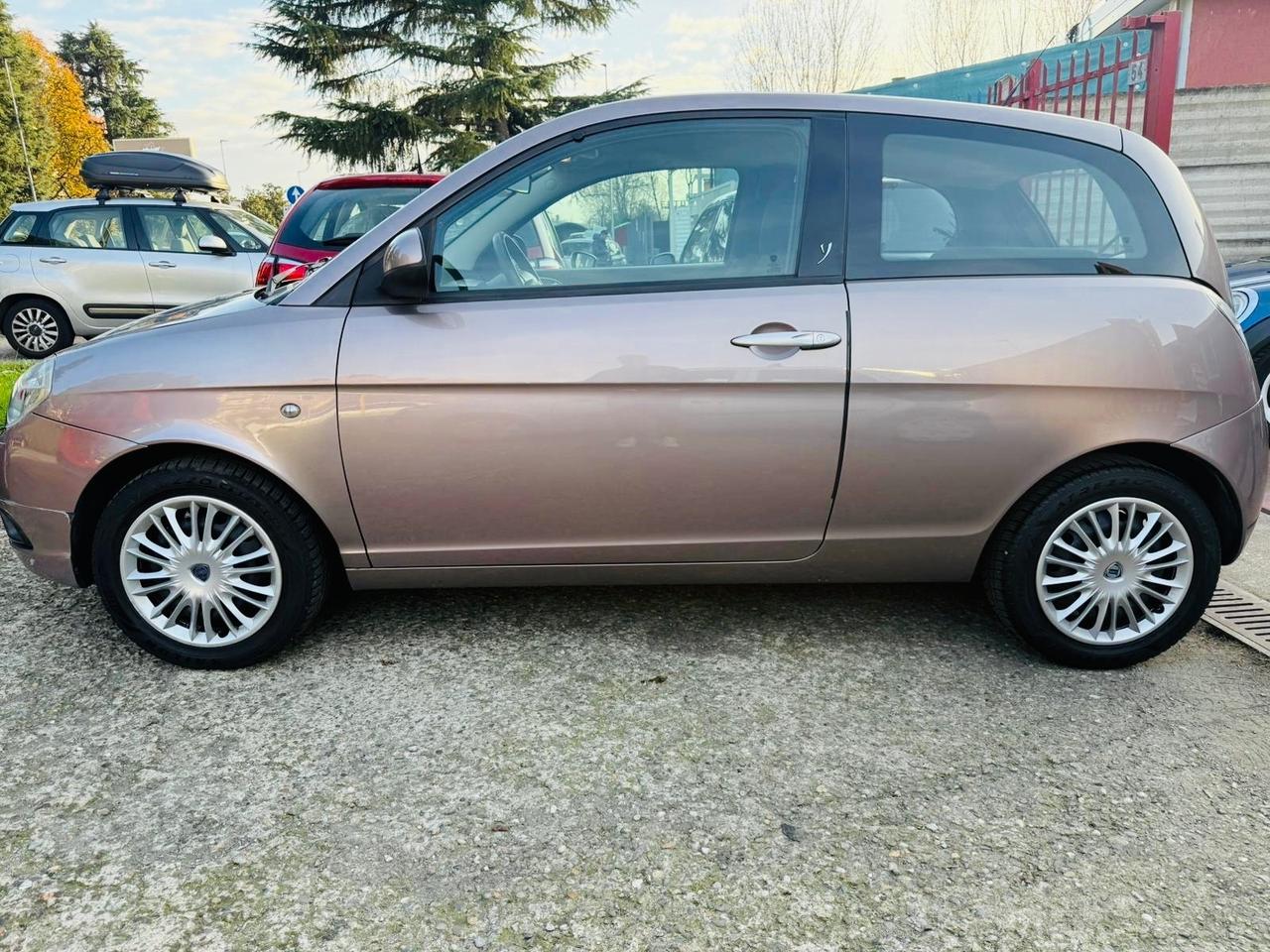 Lancia Ypsilon 1.2 Versus