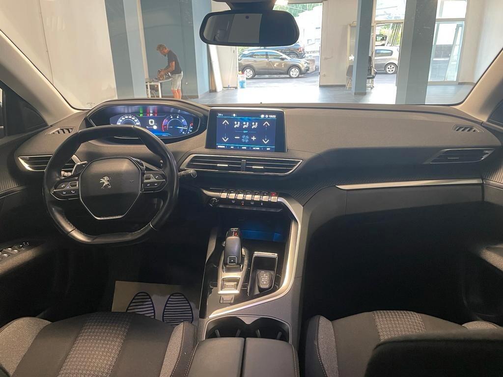 Peugeot 3008 BlueHDi 130 S&S EAT8 Allure