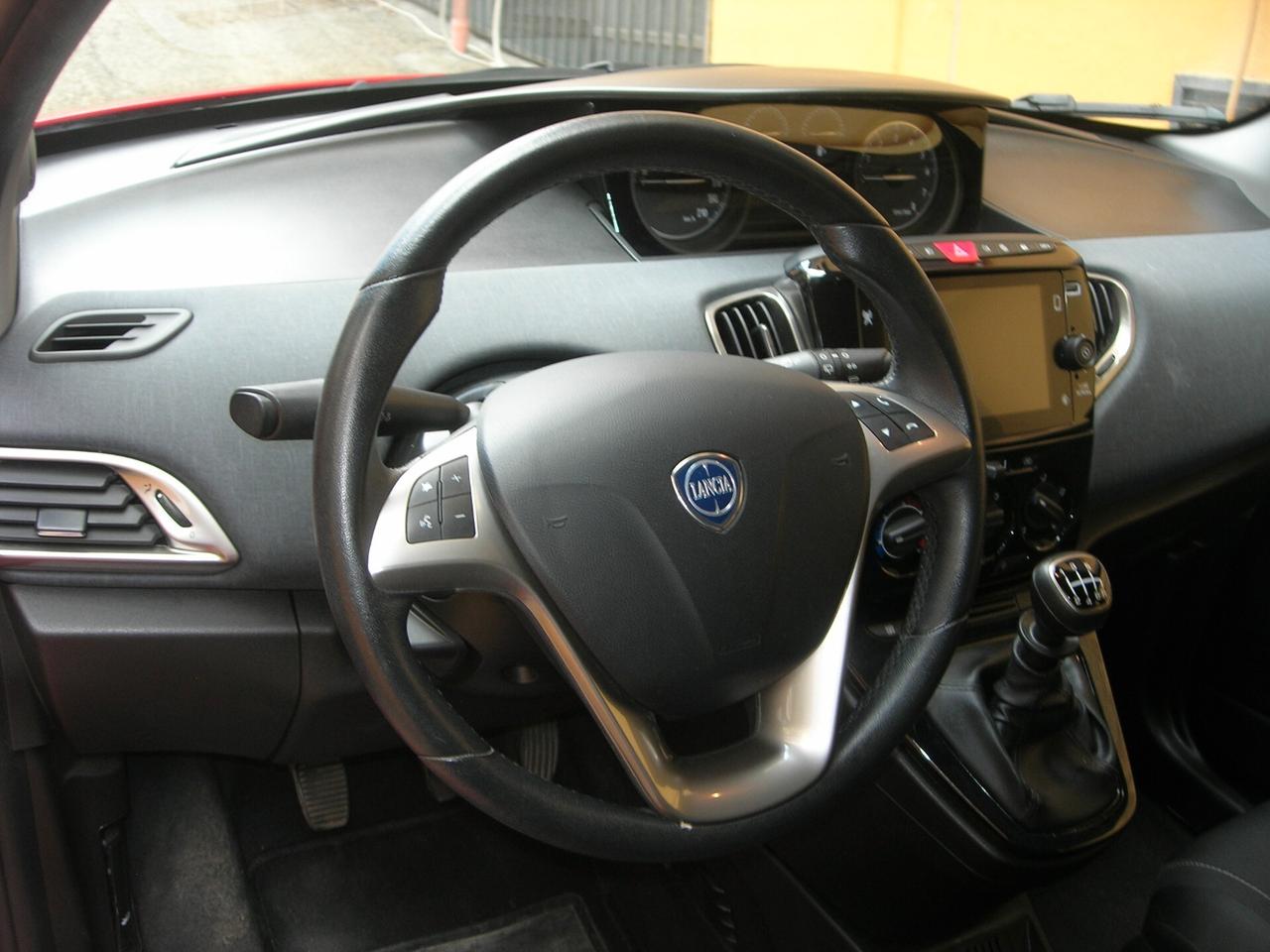 Lancia Ypsilon 1.0 FireFly 5 porte S&S Hybrid Gold
