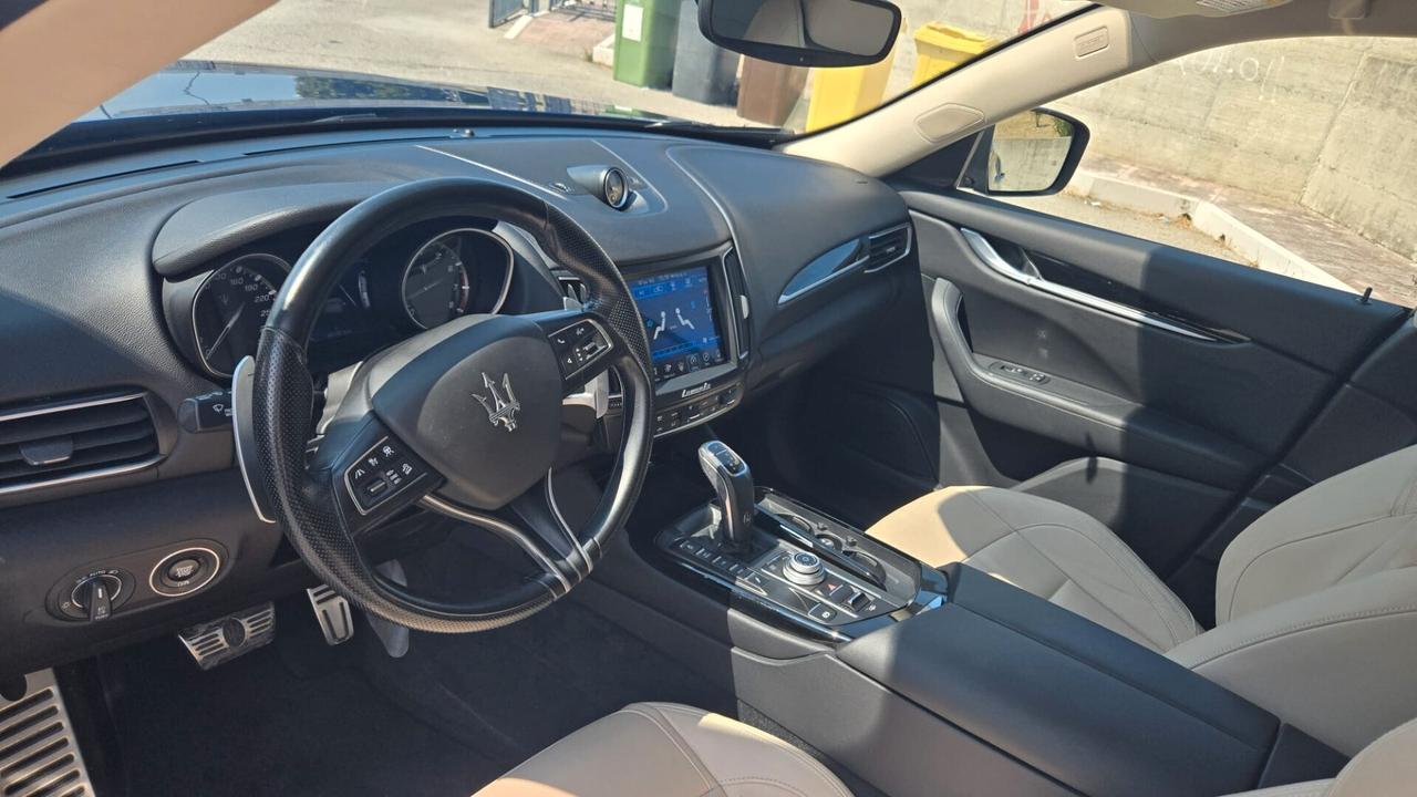 Maserati Levante V6 AWD Gransport