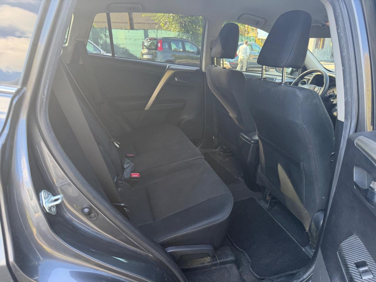 Toyota RAV 4 RAV4 2.0 D-4D 4WD Lounge White Ed.