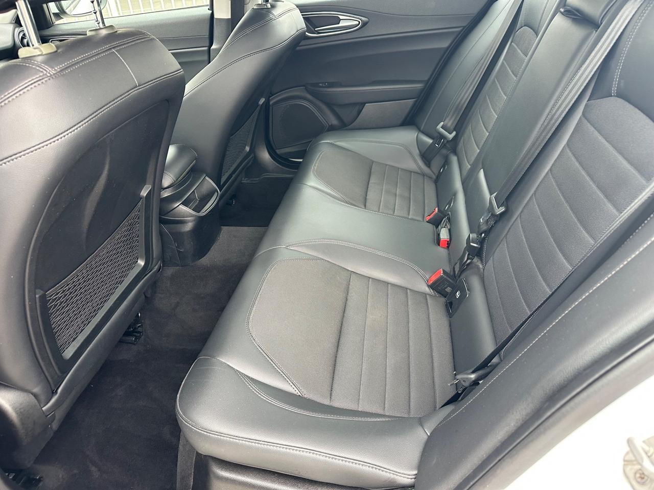 Alfa Romeo Giulia 2017 2.2 150 CV Launch Edition