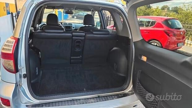 Toyota RAV 4 RAV4 Crossover 2.2 D-4D 150 CV DPF Luxury