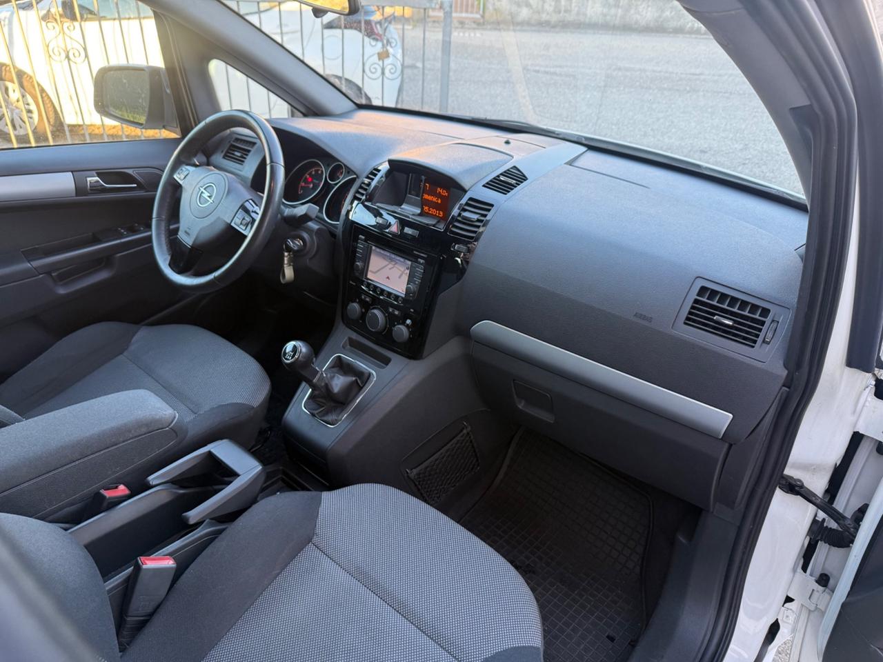 Opel Zafira 1.6 Turbo Metano 2029 7 POSTI 2012