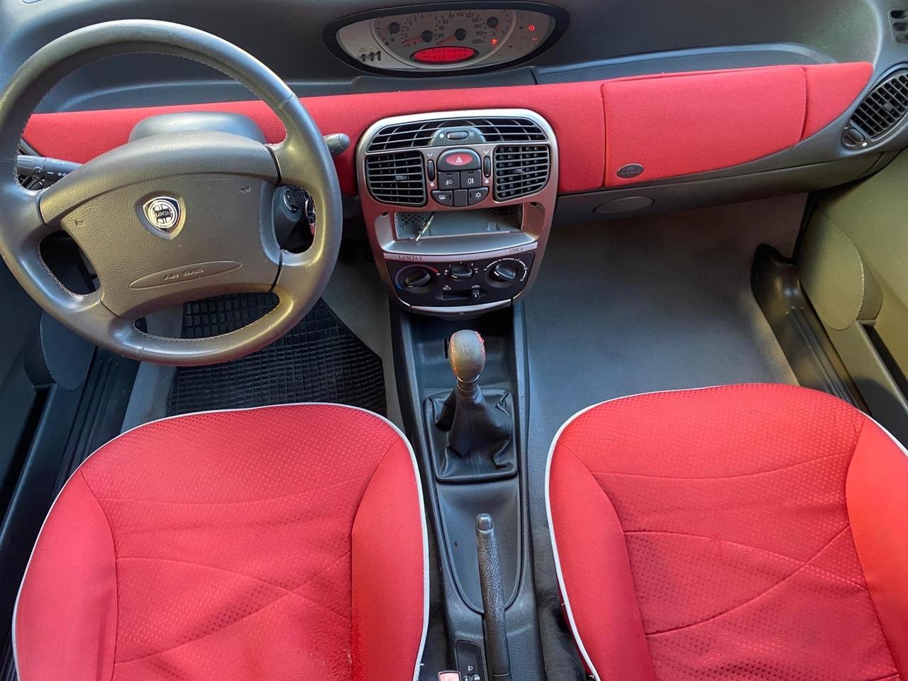 Lancia Ypsilon 1.2 neopatentati