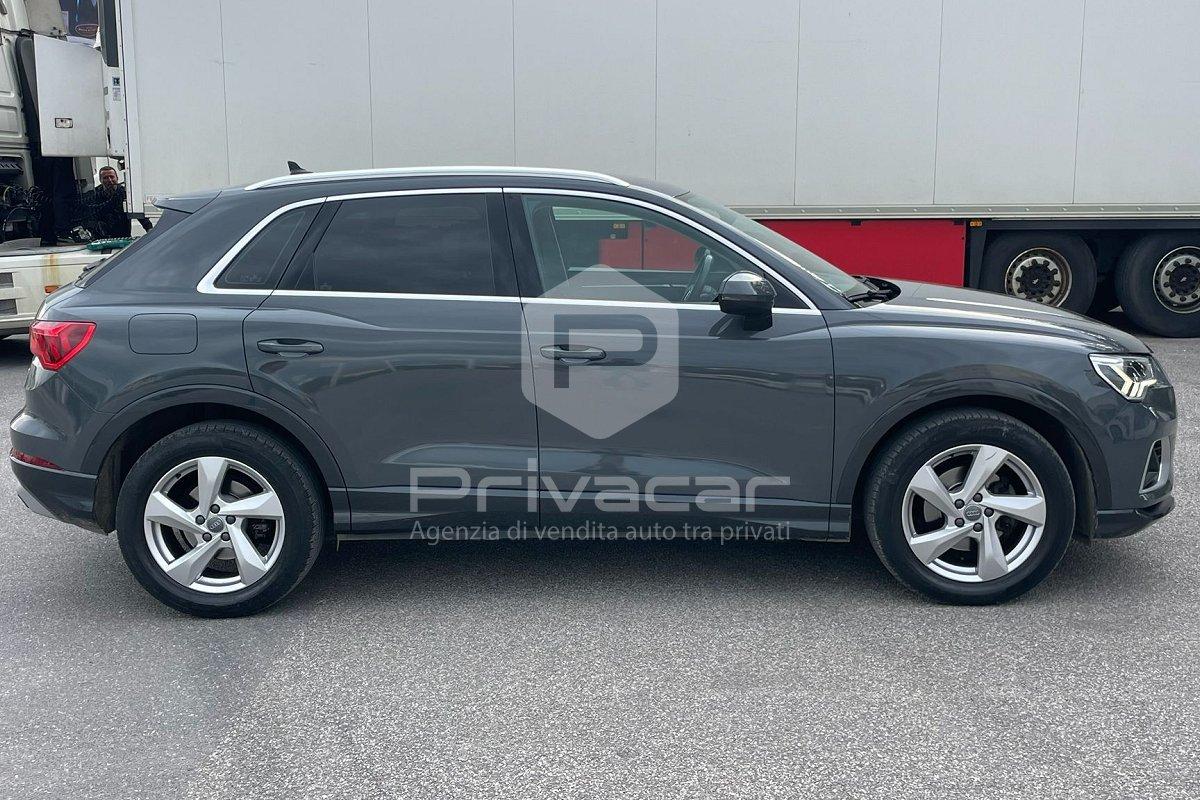 AUDI Q3 35 TDI S tronic Business Advanced