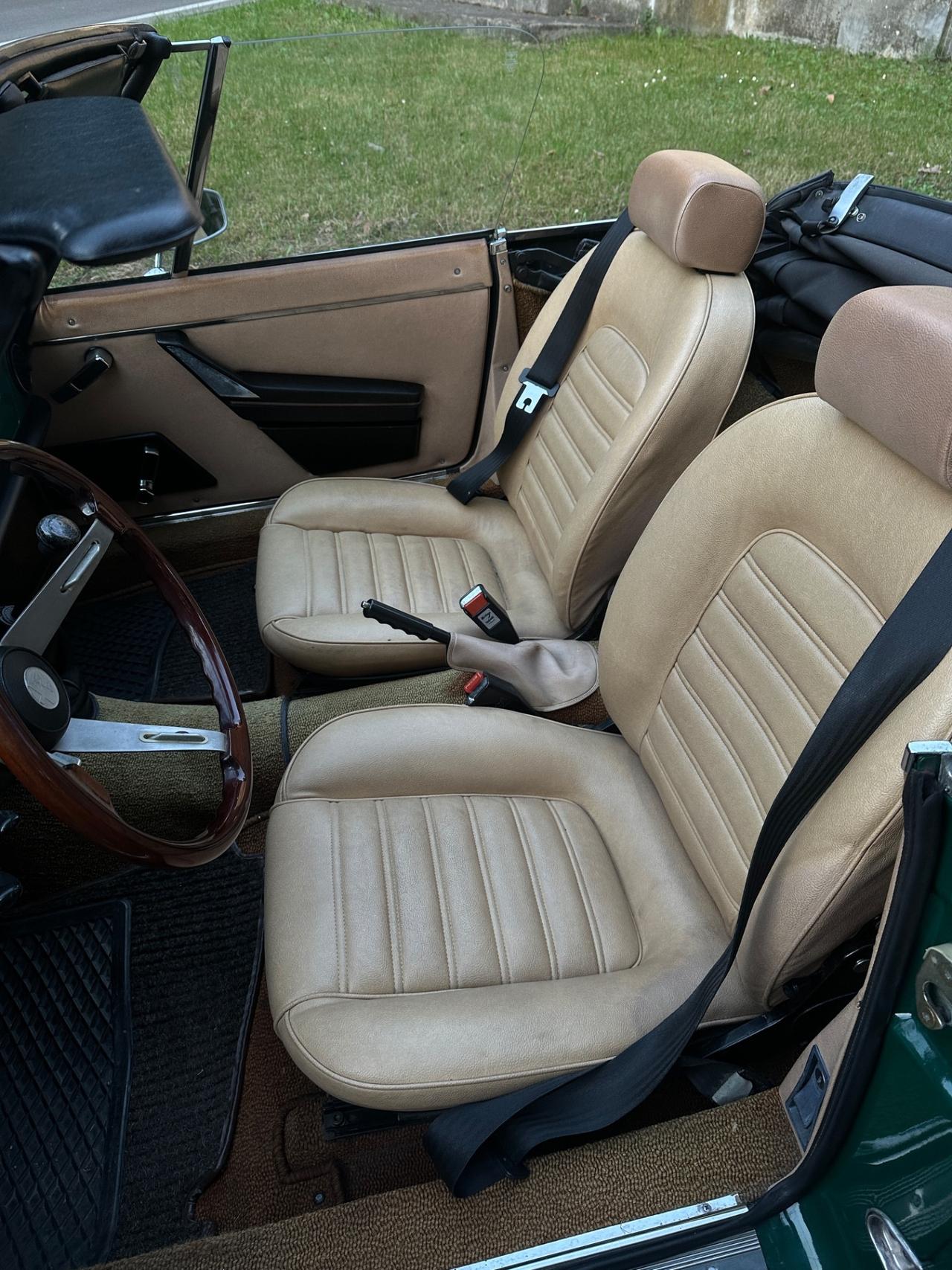 Alfa Romeo Spider 1600 Junior (Coda Tronca) Verde Pino Service Book Matching Specification