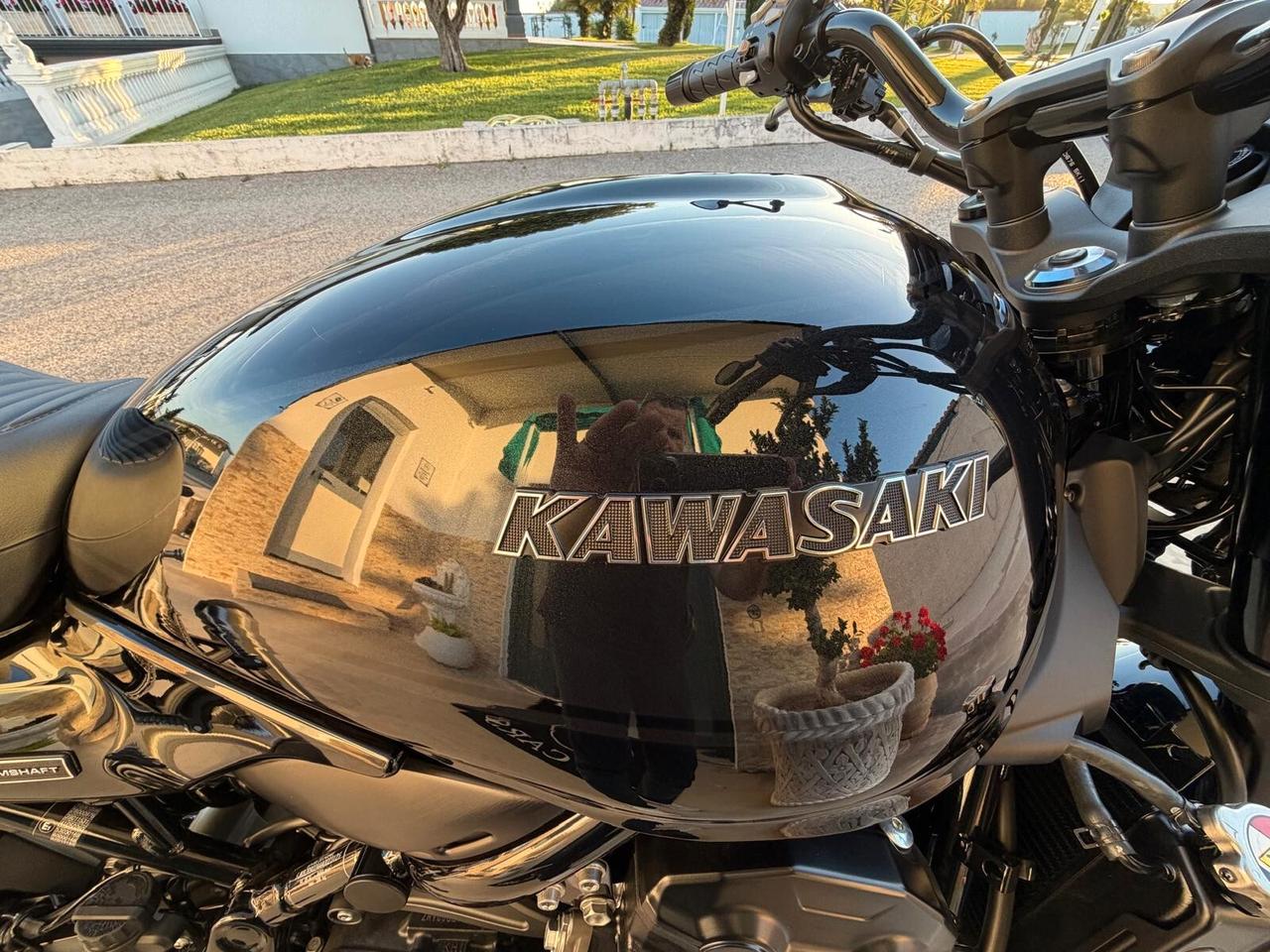 Kawasaki Z 900 RS Black ball edition