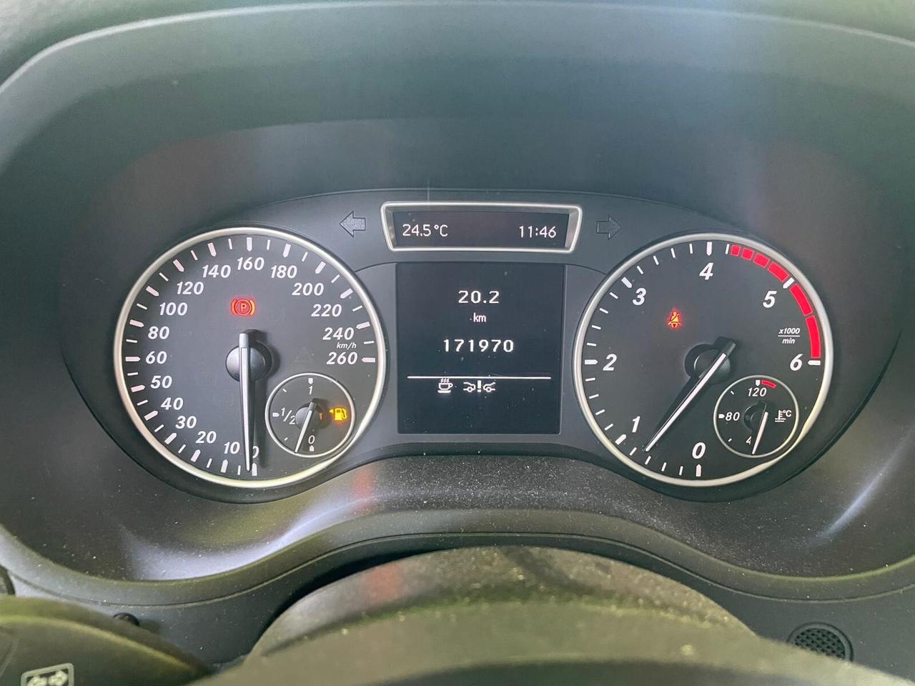 MERCEDES BENZ B 180 - NEOPATENTATI