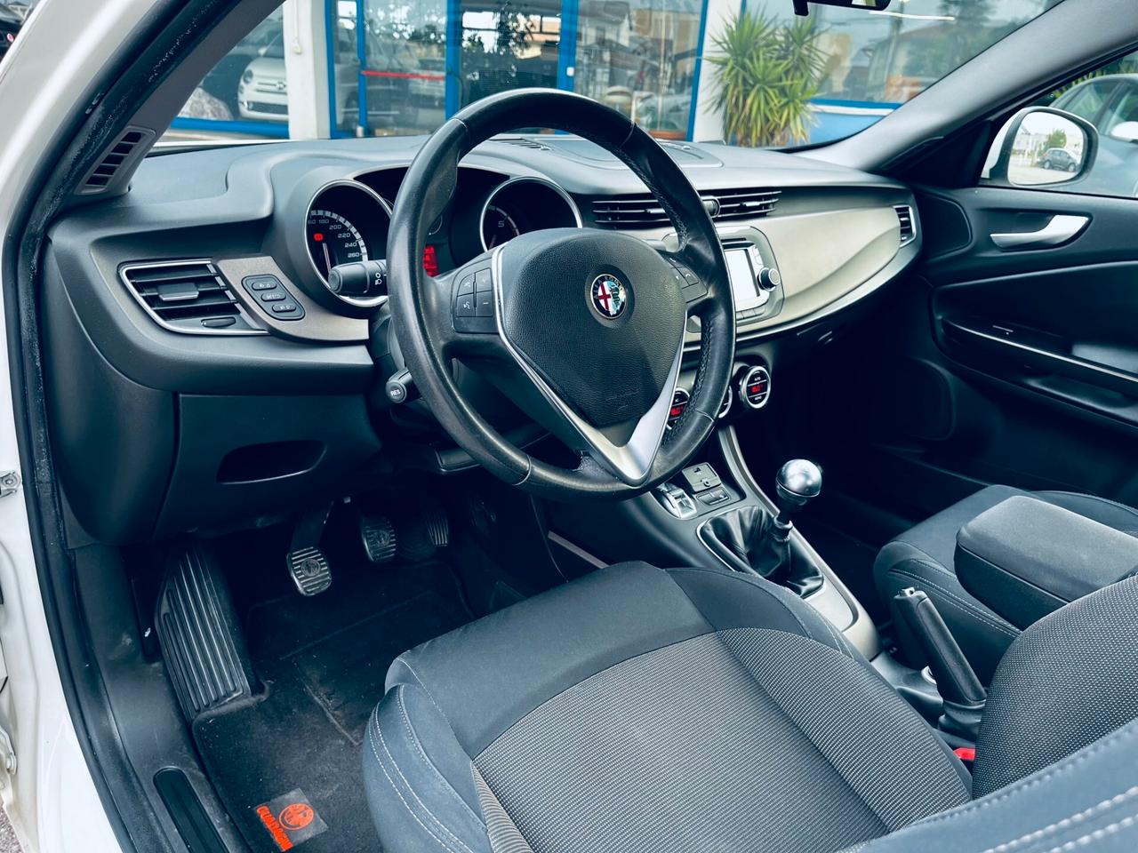 Alfa Romeo Giulietta 1.6 JTDm-2 105 CV Distinctive