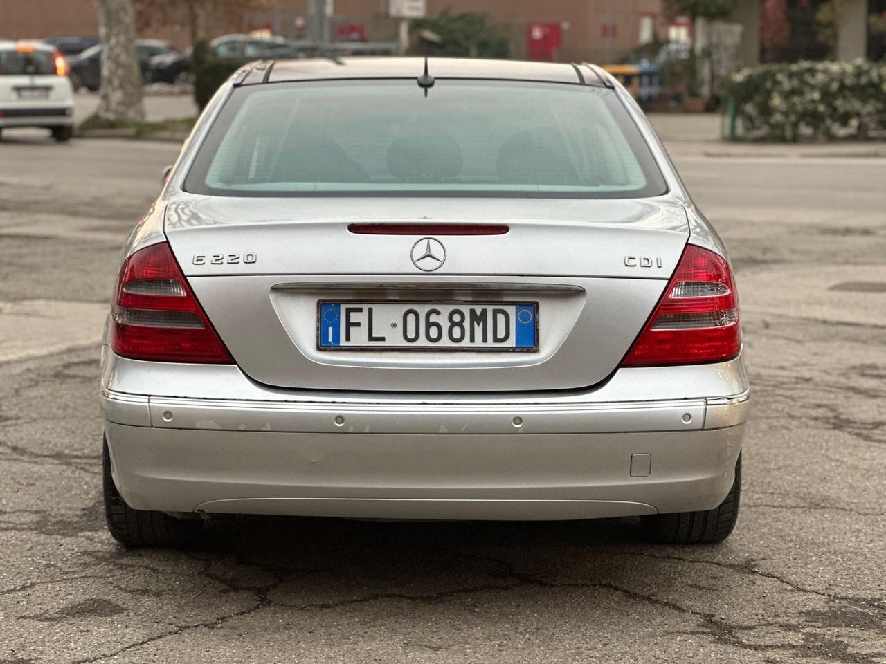 Mercedes-benz E 220 CDI cat Elegance 2004