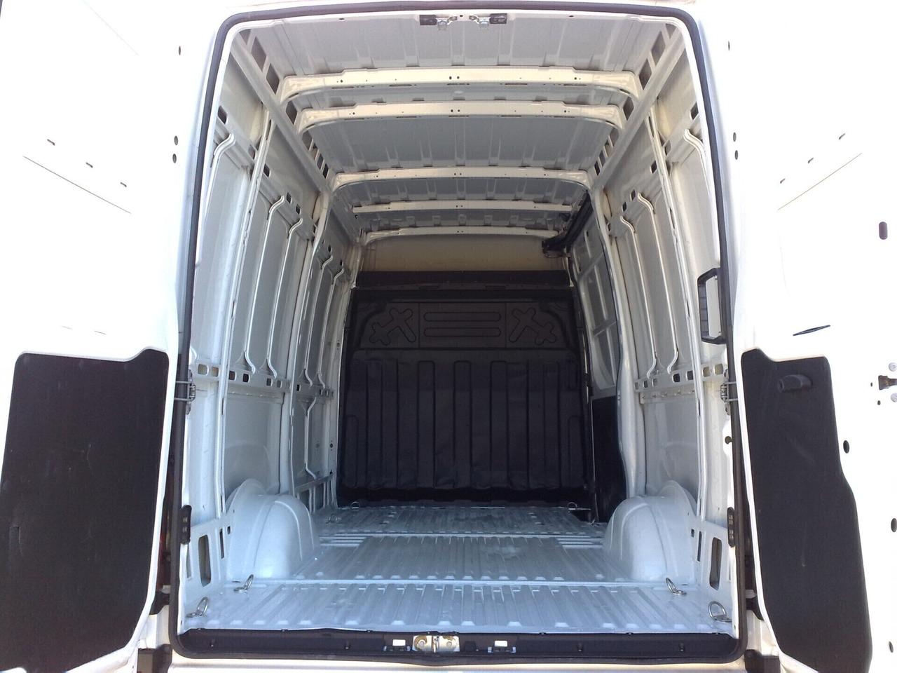 Iveco Daily 35s14 2.3hpt Furgone di serie - 2021