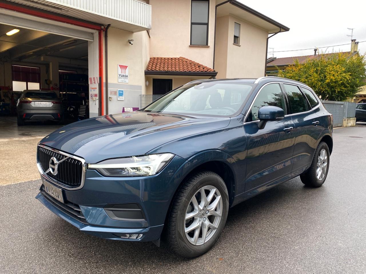 Volvo XC 60 XC60 B4 (d) AWD Geartronic Momentum Pro - ELETTRICA/DIESEL