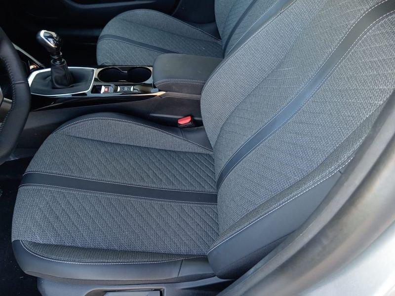 Peugeot 208 Allure PureTech 100 S/S