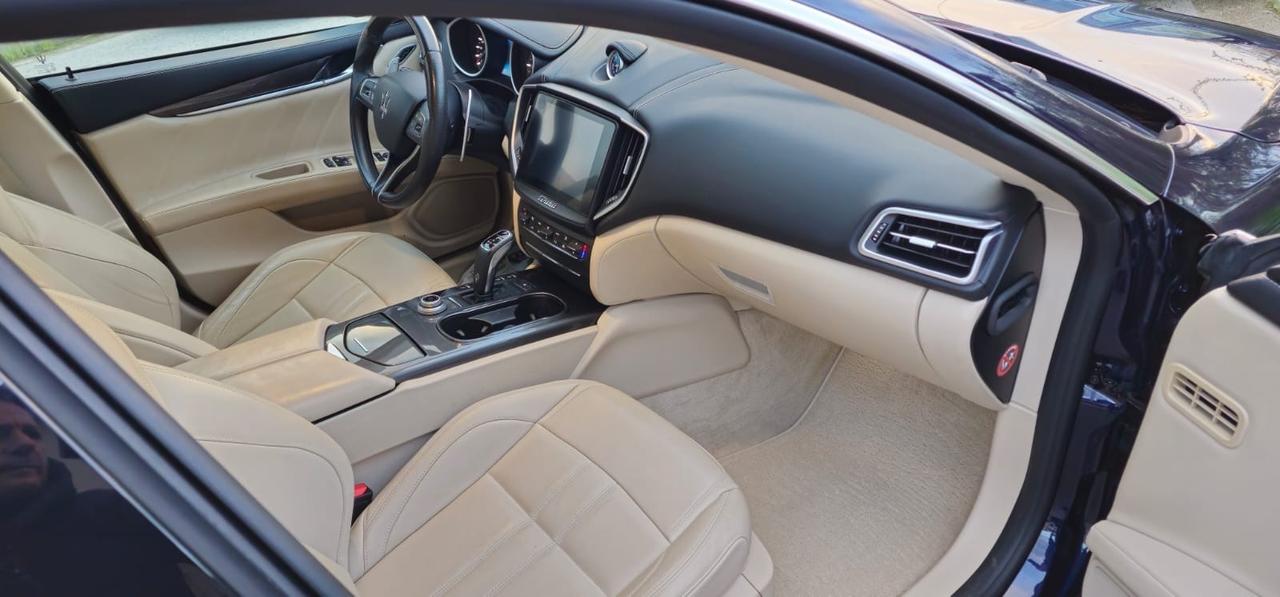 Maserati Ghibli V6 Diesel 275 CV Gransport