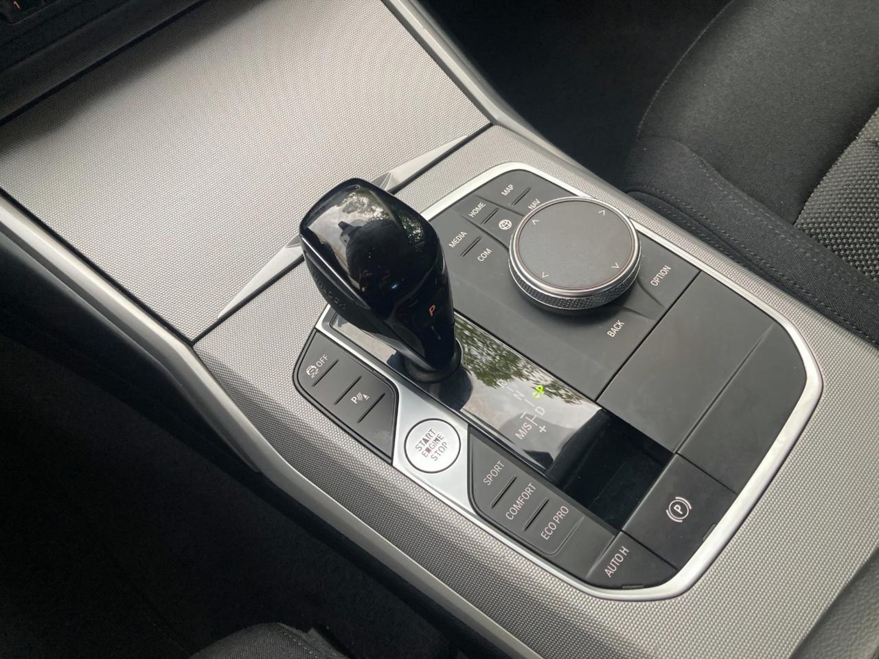 BMW 318d Touring mhev 48V Business Advantage auto