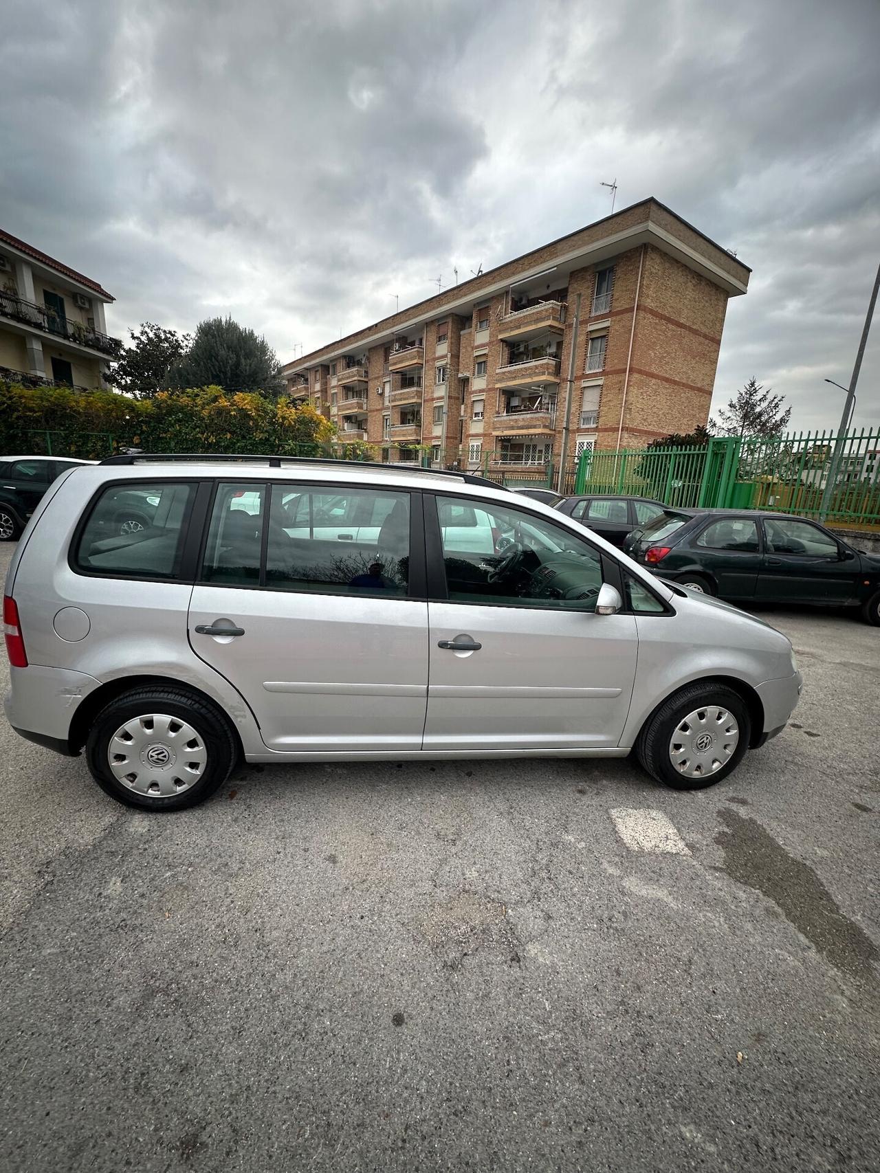 Volkswagen Touran 1.6 Trendline Bifuel G