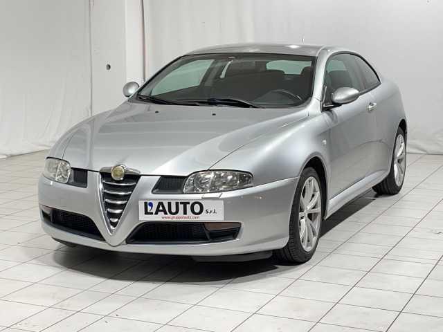 Alfa Romeo GT 2.0 JTS 16V Distinctive