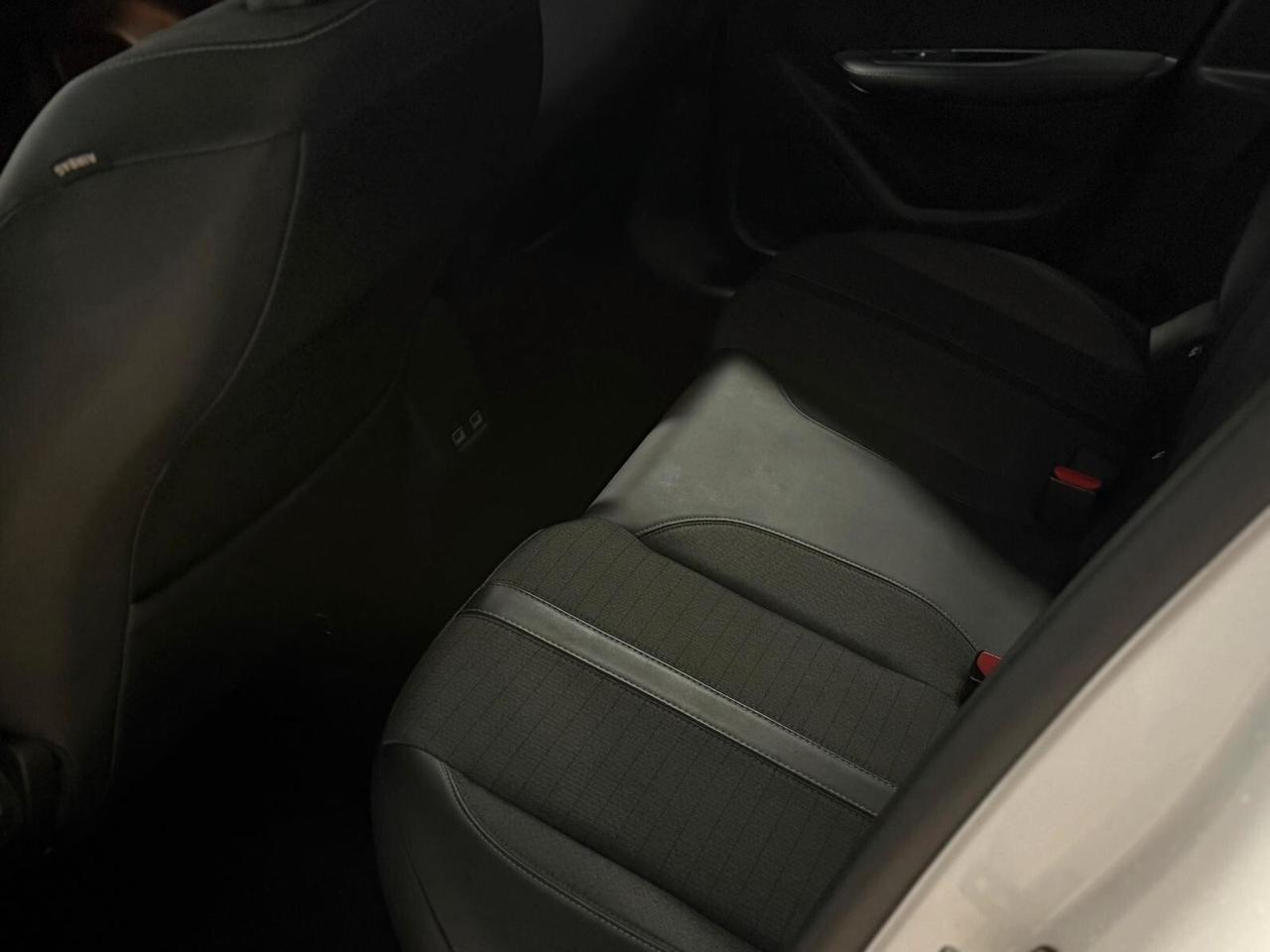 Peugeot 208 BlueHDi 100 Stop&Start 5 porte Allure Pack ADATTA A NEOPATENTATI