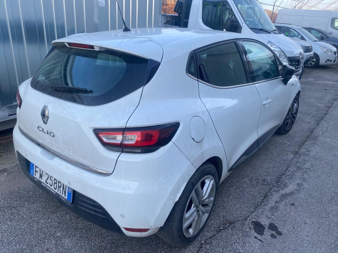 Renault Clio dCi 8V 75 CV 5 porte Moschino Intens