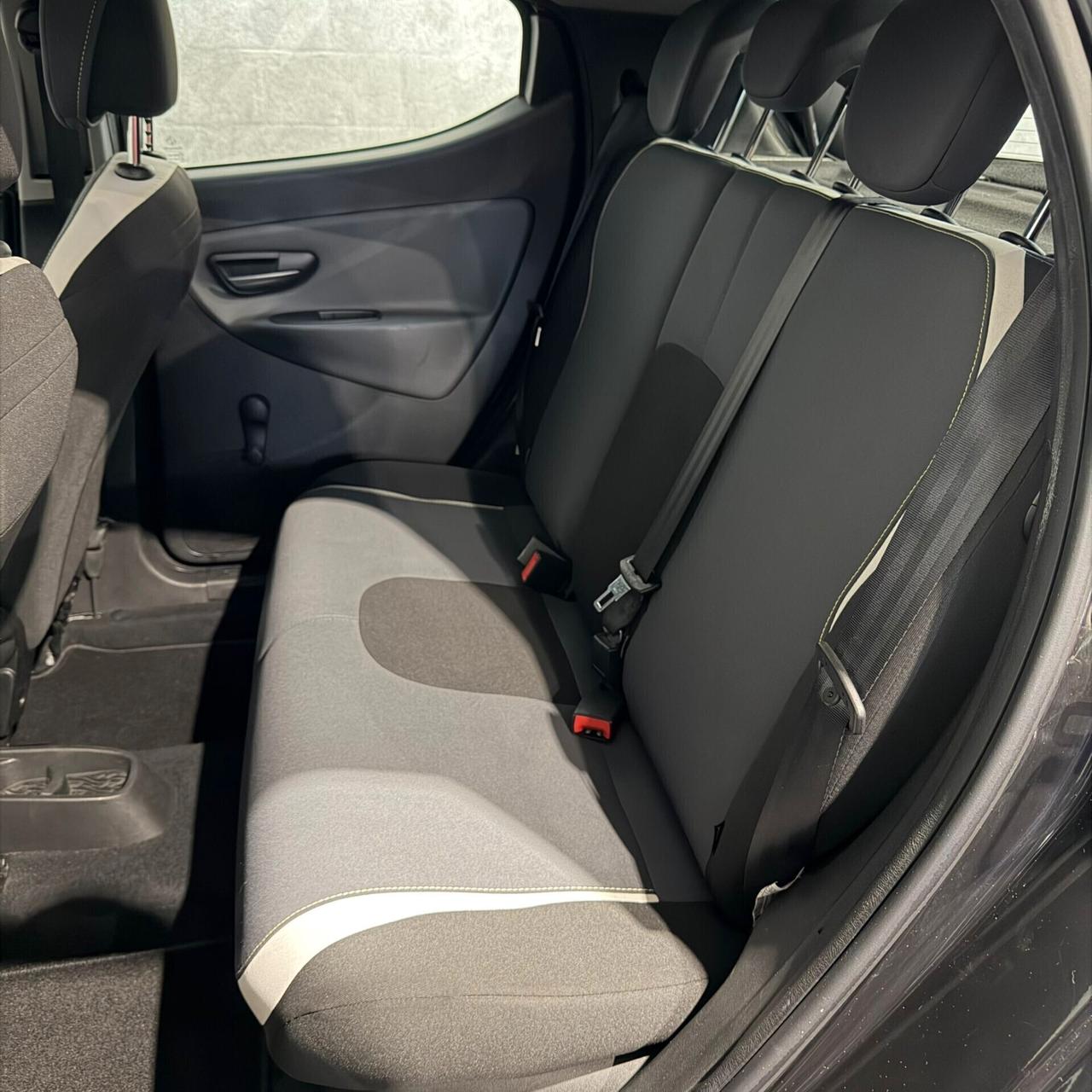 Lancia Ypsilon 1.2 69 CV 5 porte Elefantino