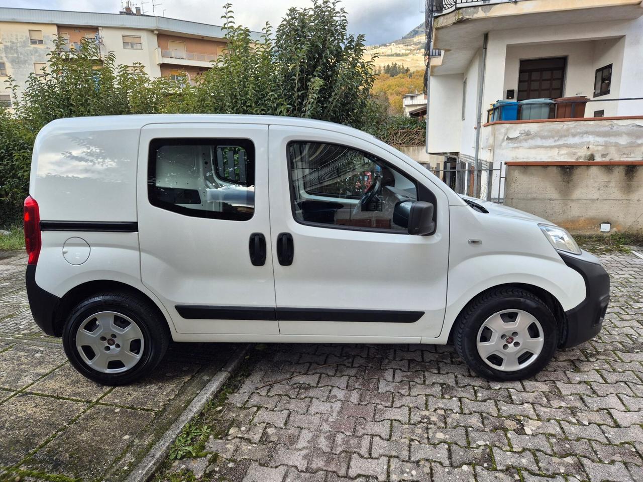 Fiat Fiorino 1.3 MJT 95CV Cargo IVA ESPOSTA