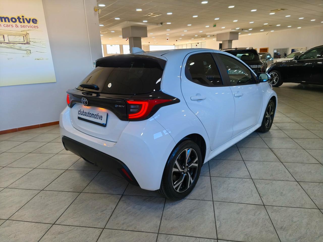 Toyota Yaris 1.5 Hybrid 5 porte Trend