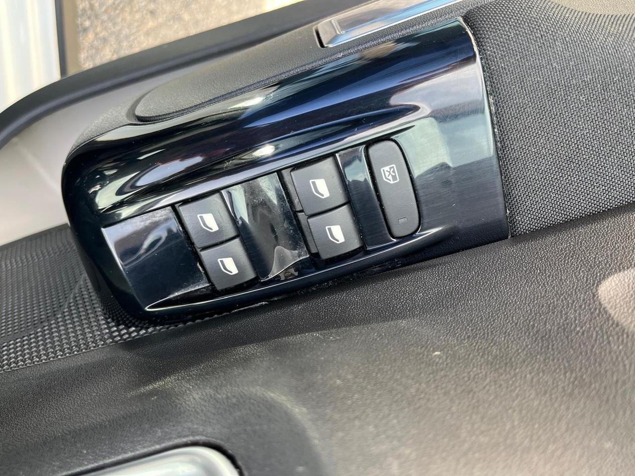 Citroen c3 3 serie SHINE -1.2 benz -82cv- 2017