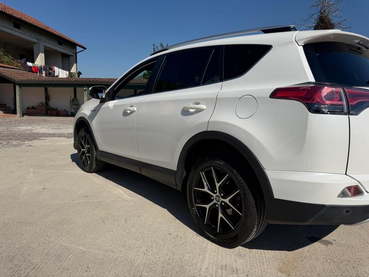Toyota RAV 4 2.5 Hybrid 2WD Lounge