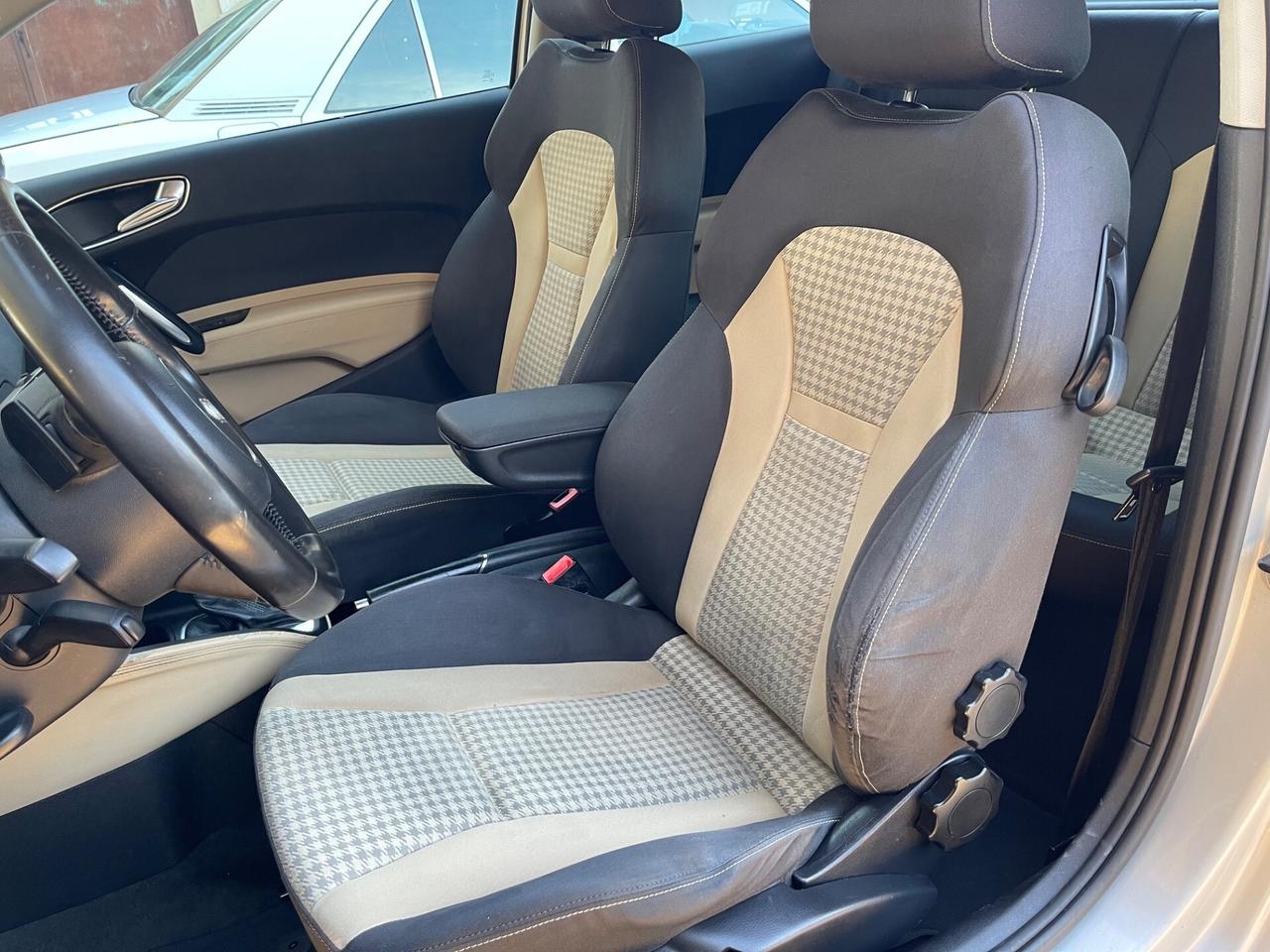 Audi A1 1.4 TFSI S tronic 119g Attraction