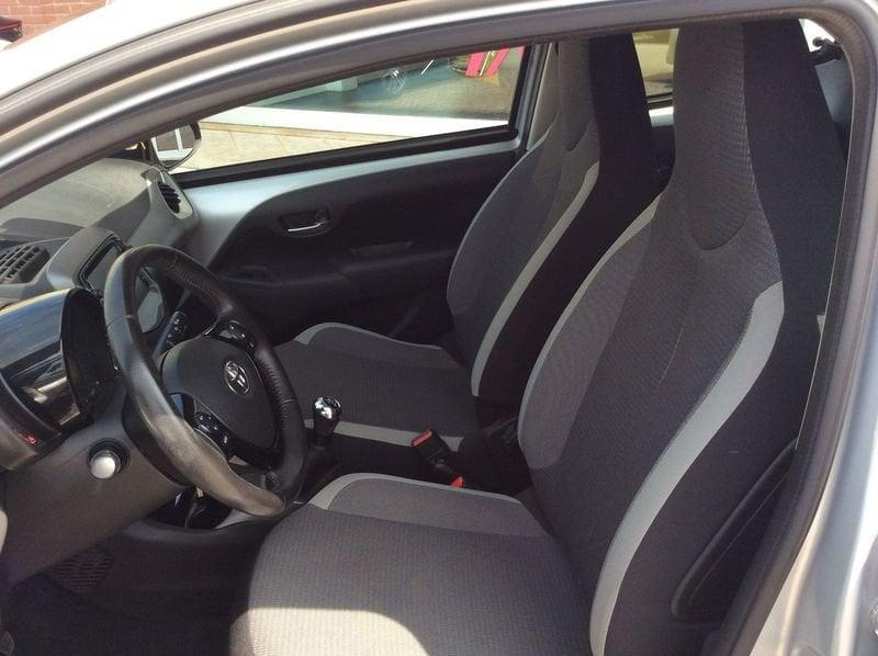 Toyota Aygo Connect 1.0 VVT-i 72 CV 5 porte x-play