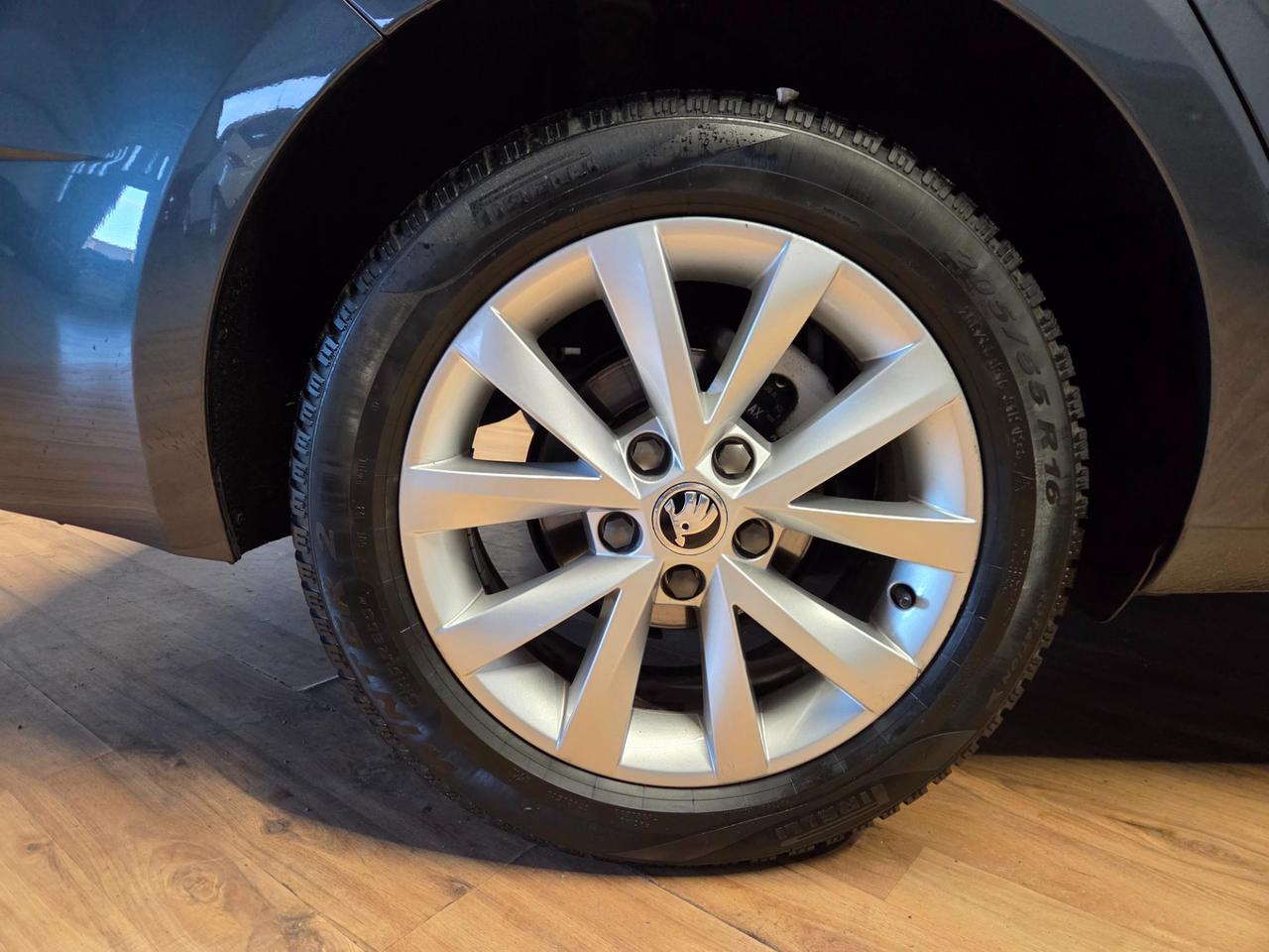 Skoda Octavia Wagon 1.6 tdi Executive 115cv dsg