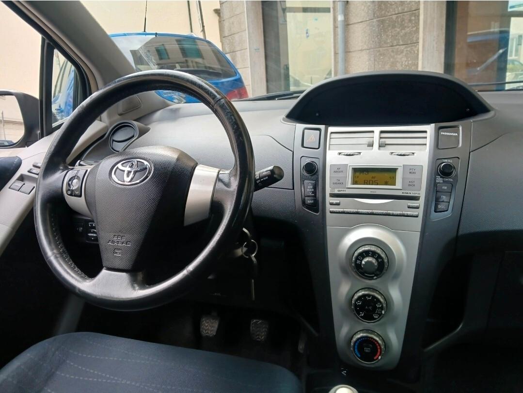 Toyota Yaris 1.0 . OK NEOPATENTATI - PERMUTE -GARANZIA
