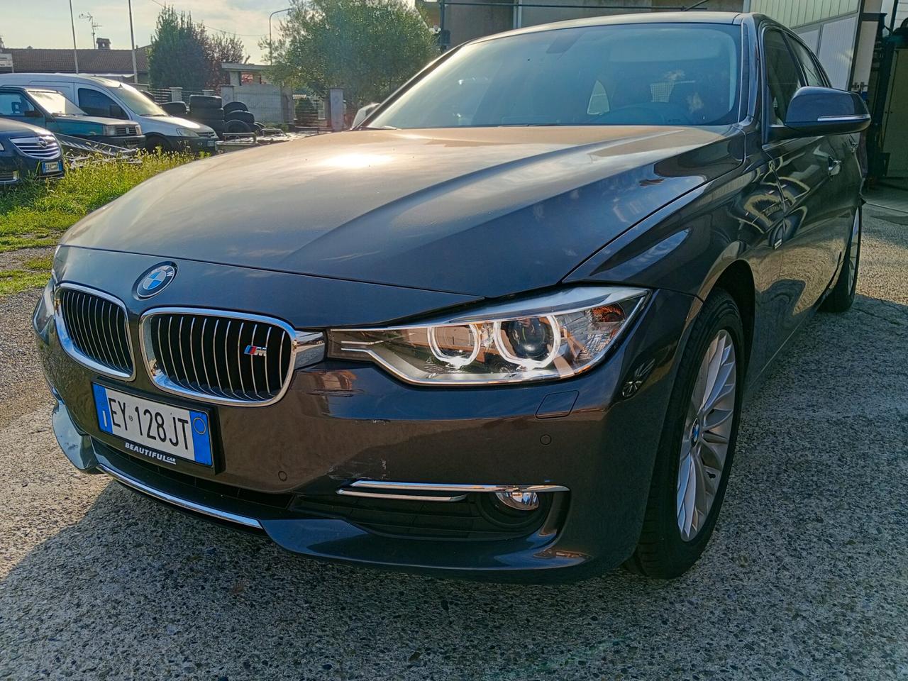Bmw 318d Touring Luxury Automatica CRASH/ SINISTRATA