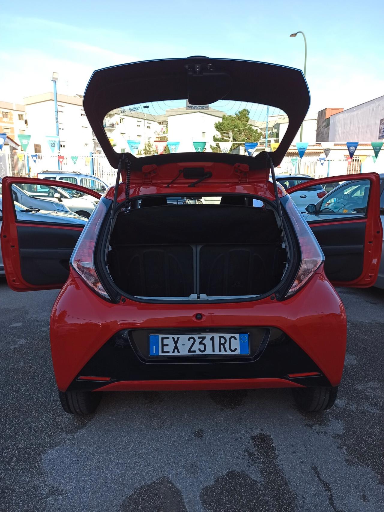 Toyota Aygo 1.0 VVT-i 69 CV 3 porte x-clusiv