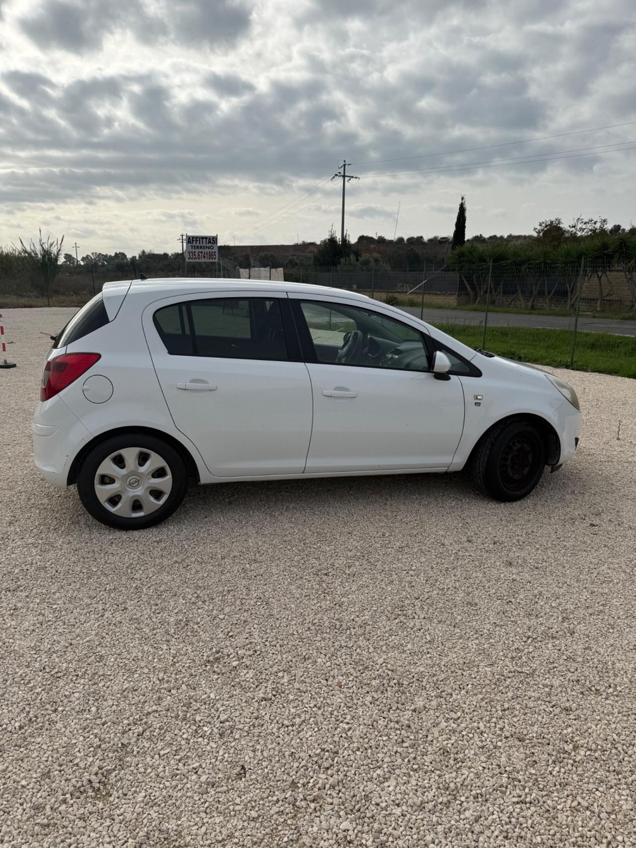 Opel Corsa 1.2 5 porte Club