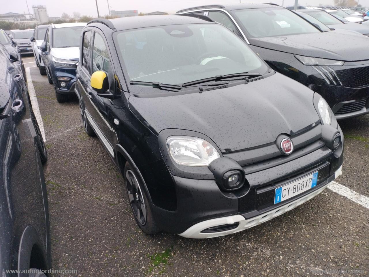 FIAT Panda 1.0 FireFly S&S Hybrid PACK CROSS